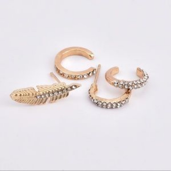 Last set! Gold color crystal cuff and earrings - Picture 4 of 4